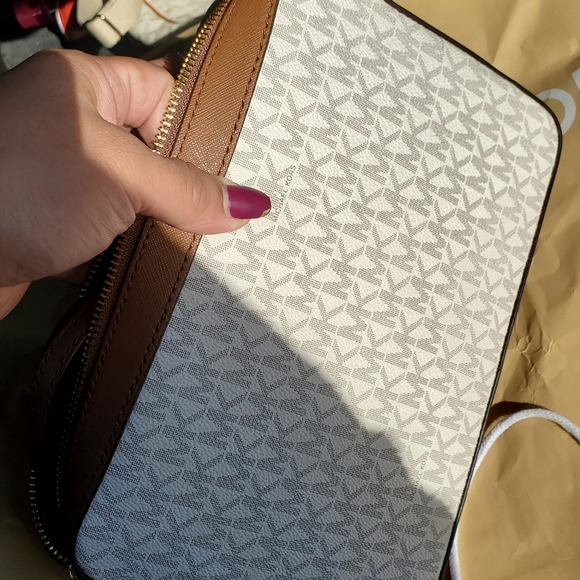 Michael Kors crossbody main image 4